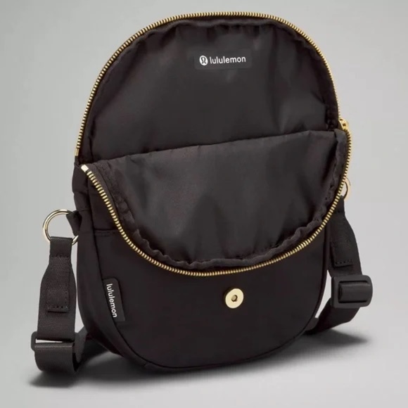 NWT Lululemon All Night Festival Bag Micro in Black and GOLD (Not Silver) 5L - Picture 4 of 6